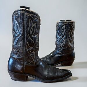 1960s • Acme Classic Western • Men’s 12 B • Vintage Cowboy Boots Cloth Pulls